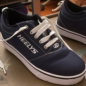 Heelys Youth size 5
